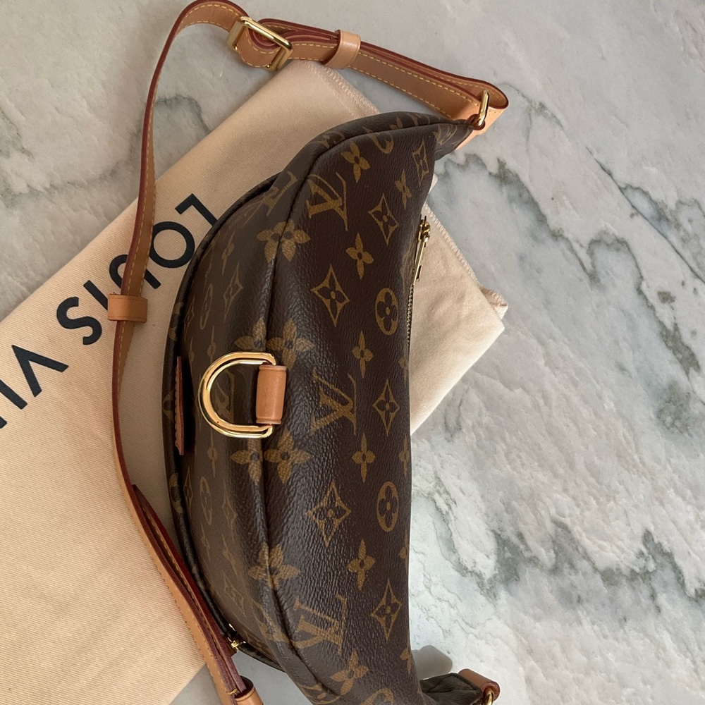 Sold Beautiful HARD TO FIND Louis Vuitton Monogram Bumbag - Picture 13 of 16